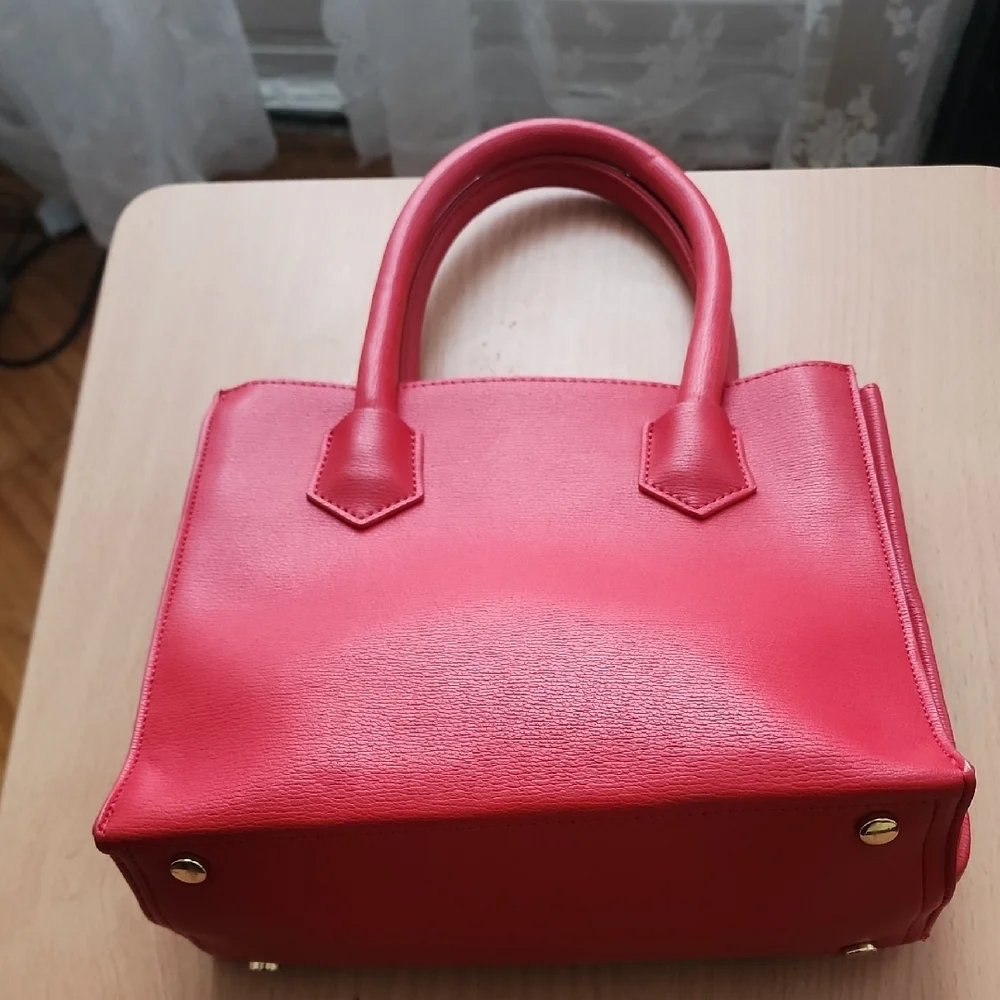 Forever 21 Vibrant Red Tote Bag. New Without Tag - Picture 2 of 8